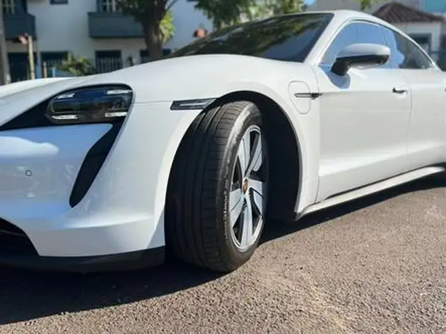 PORSCHE TAYCAN 4S ELÉTRICO em Porto Alegre, RS