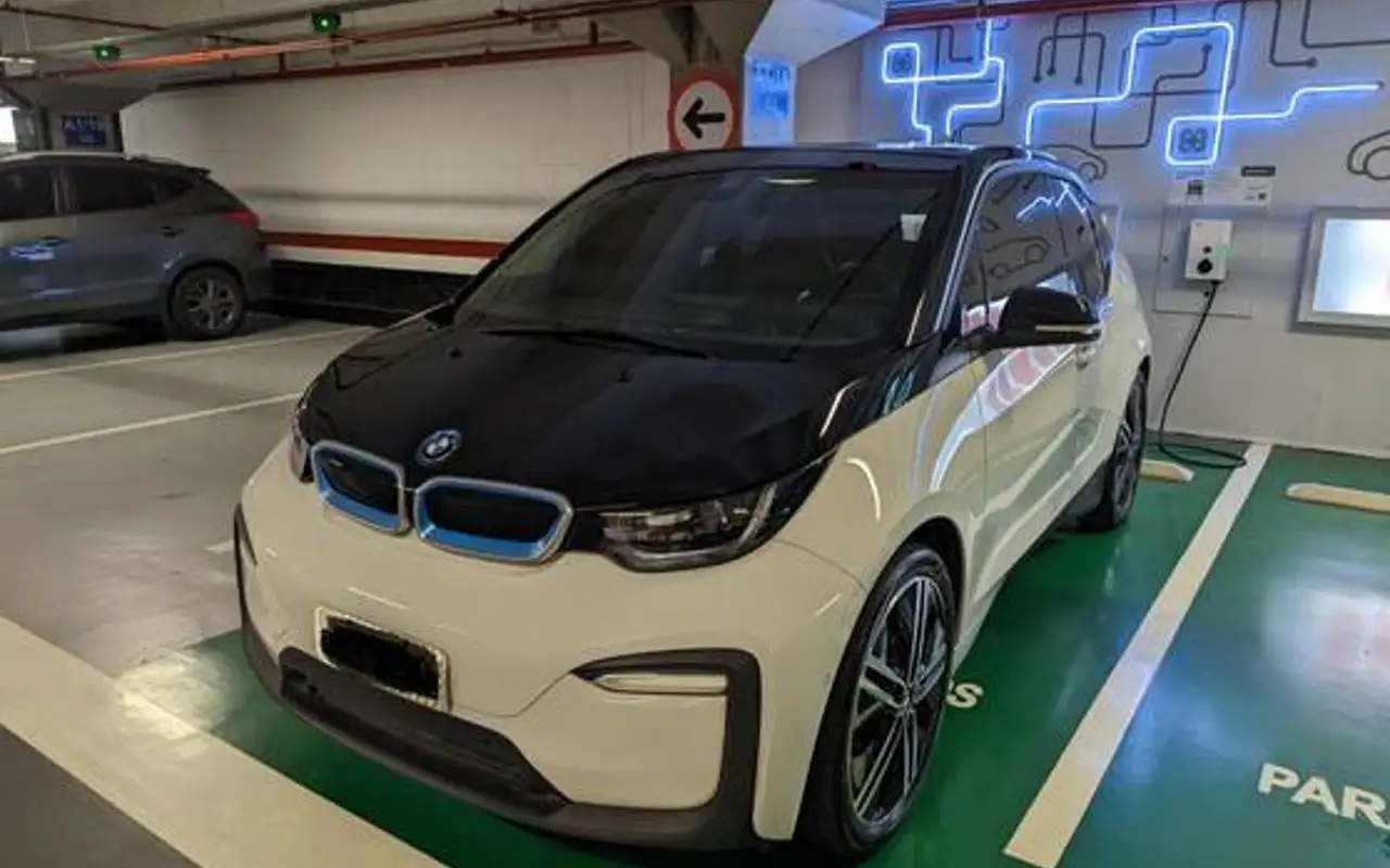 BMW i3 ELÉTRICO eDRIVE BEV FULL AUTOMÁTICO — foto 1 de 8