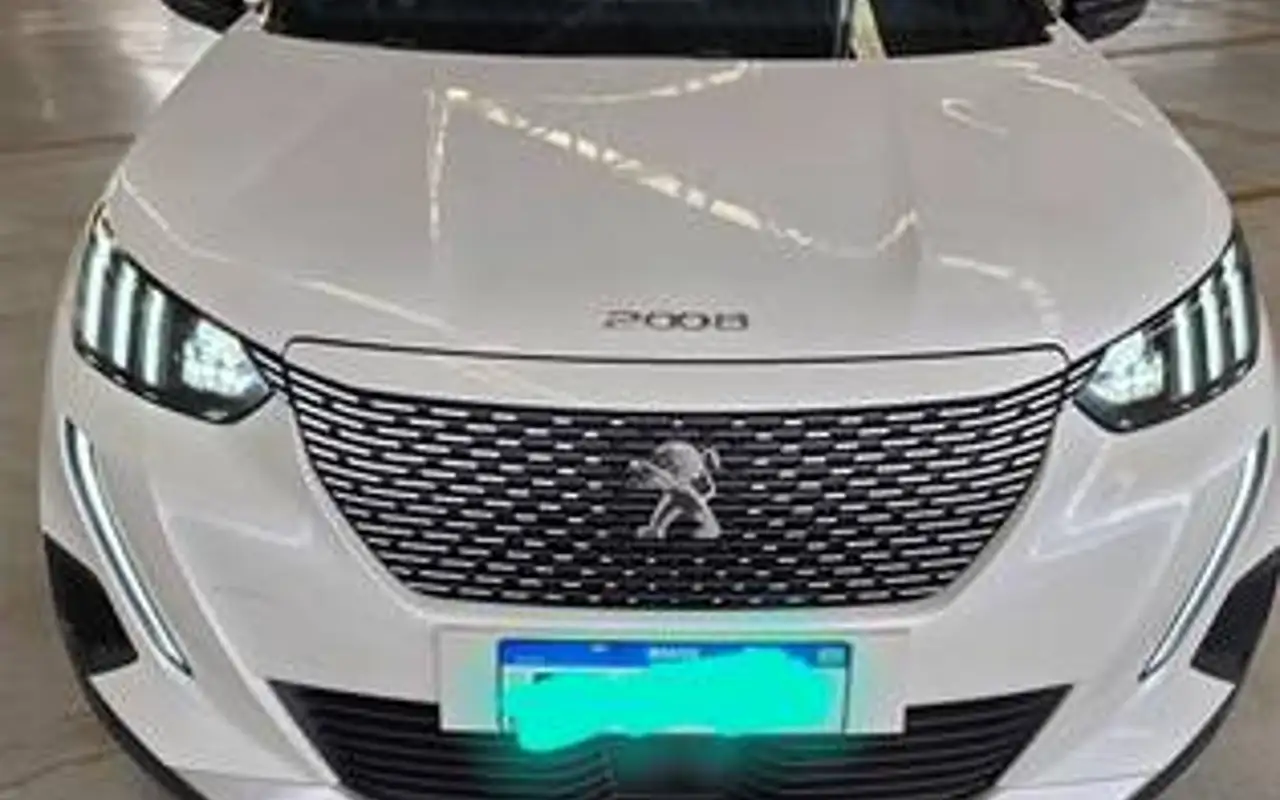 PEUGEOT 2008 50 KW ELÉTRICO E-GT — foto 1 de 8