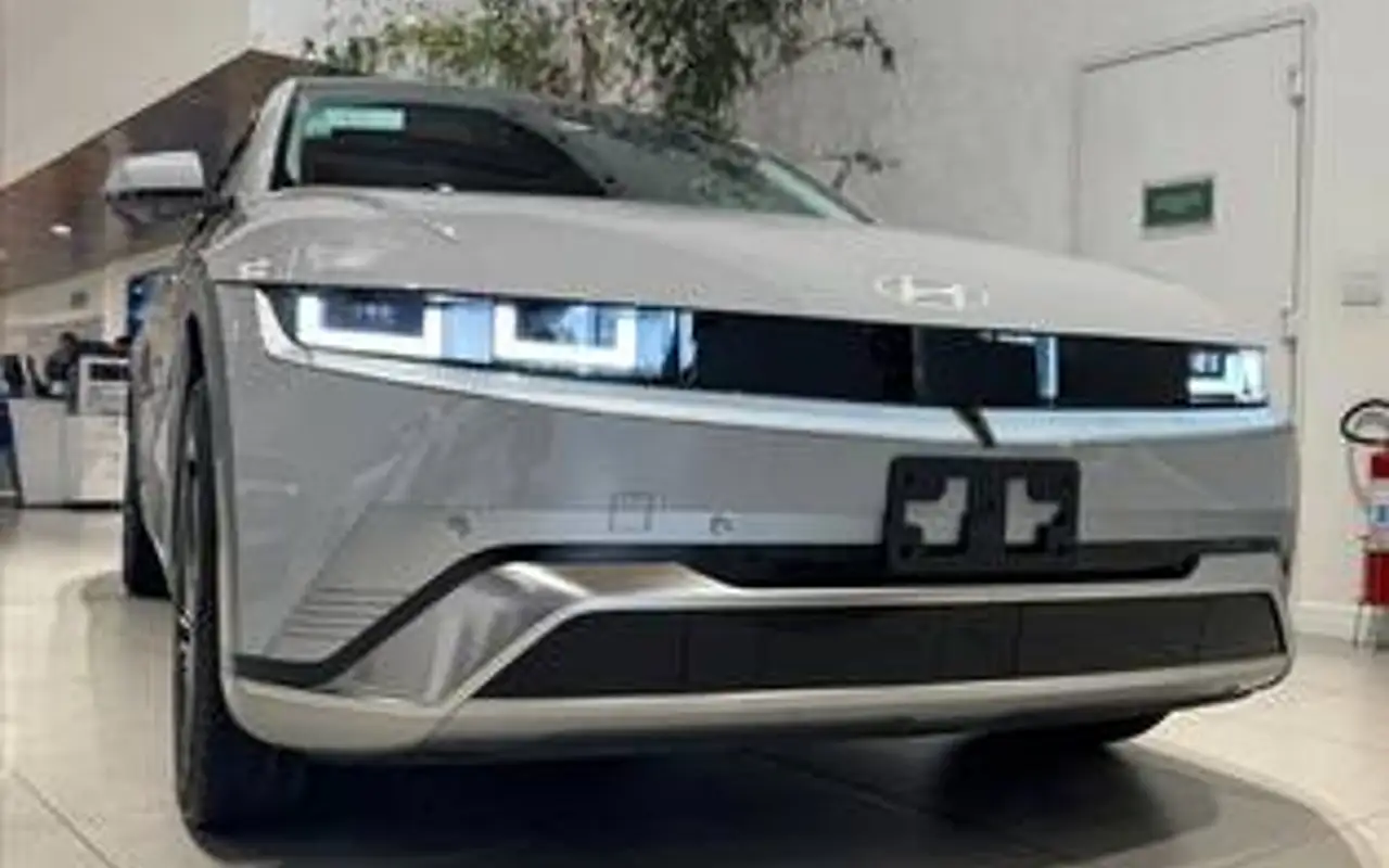HYUNDAI IONIQ 5 84 KW ELÉTRICO SIGNATURE AWD — foto 1 de 13