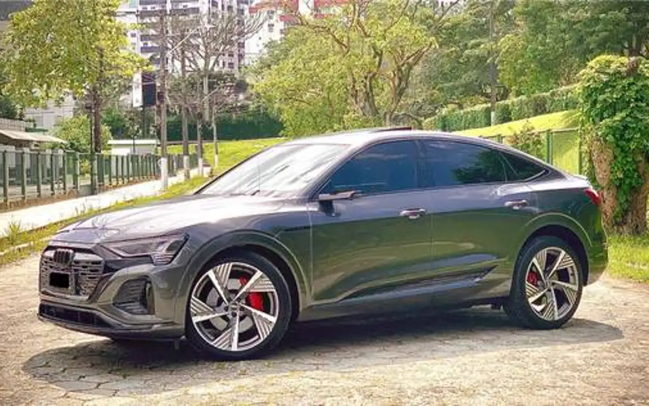 AUDI Q8 E-TRON 55 ELÉTRICO SPORTBACK LAUNCH EDITION QUATTRO — foto 1 de 8