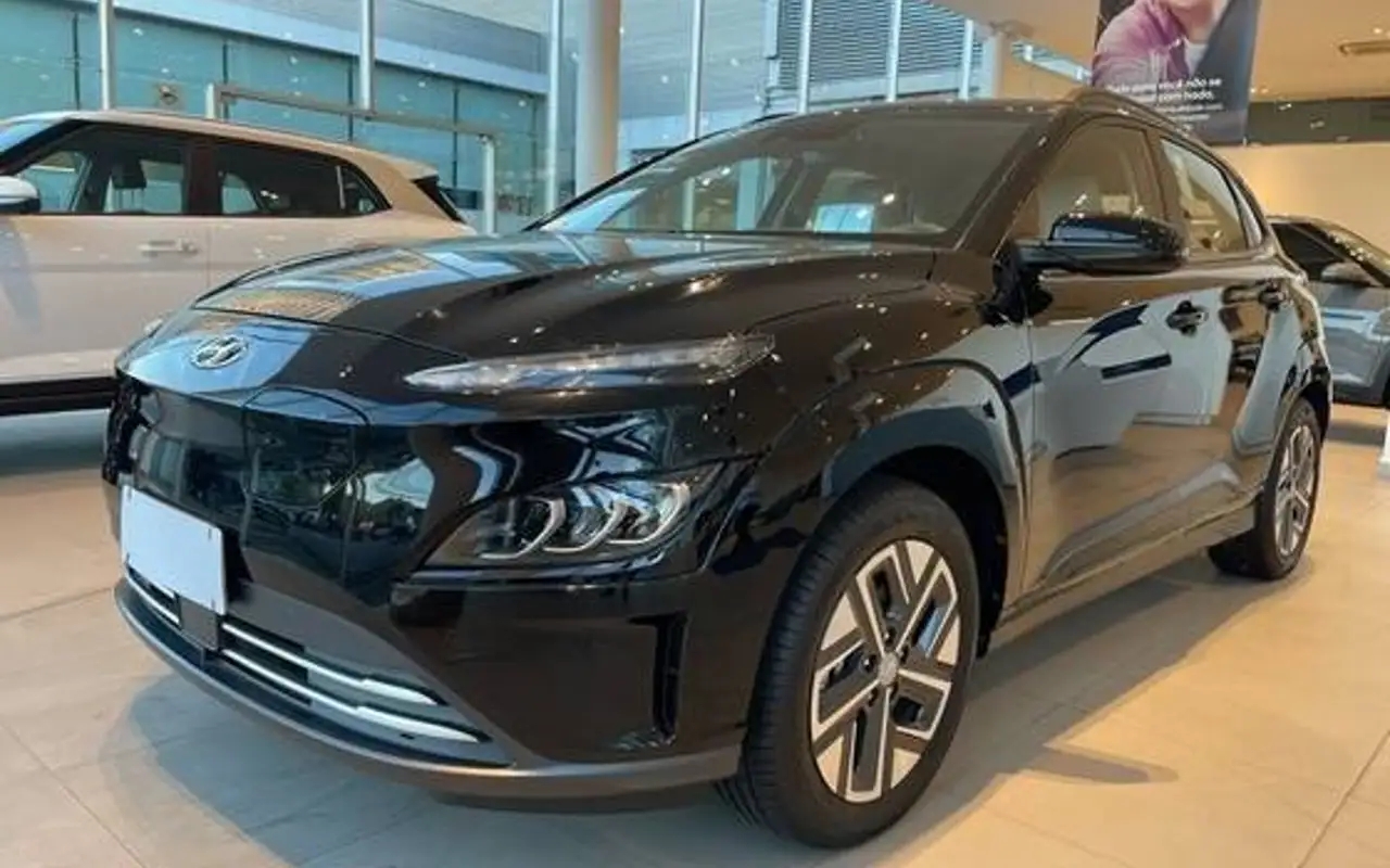 HYUNDAI KONA EV 39,2 KW ELÉTRICO — foto 1 de 10