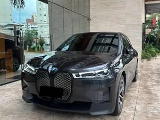 BMW iX ELÉTRICO XDRIVE40 em Joinville, SC