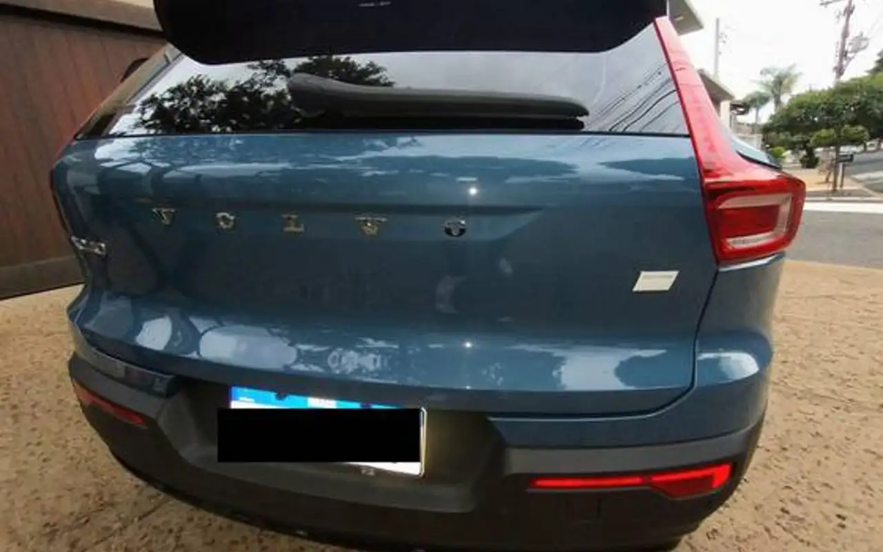 VOLVO XC40 P6 RECHARGE ELECTRIC PLUS — foto 1 de 8
