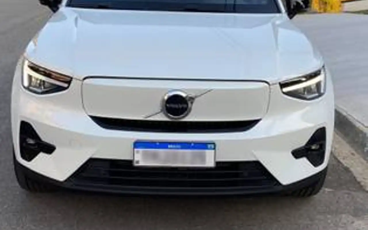 VOLVO C40 P6 RECHARGE ELECTRIC PLUS — foto 1 de 6