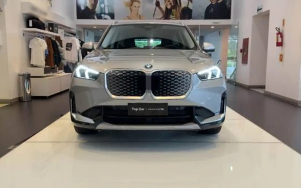 BMW iX1 ELÉTRICO XDRIVE30 M SPORT — foto 1 de 20