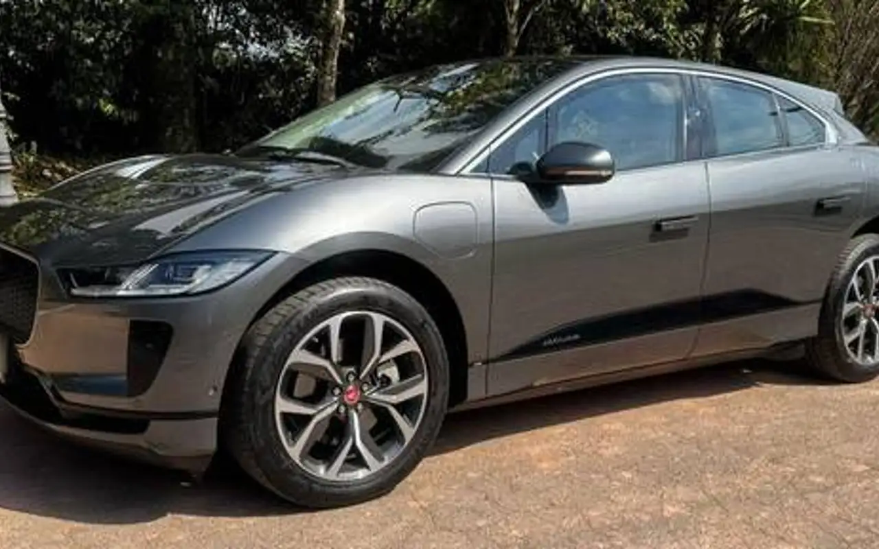 JAGUAR I-PACE 90 KW EV400 SE AWD ELÉTRICO — foto 1 de 8