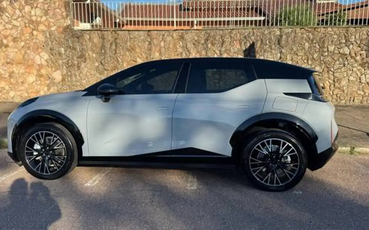 ZEEKR X 66 KW ELÉTRICO FLAGSHIP AWD — foto 1 de 8