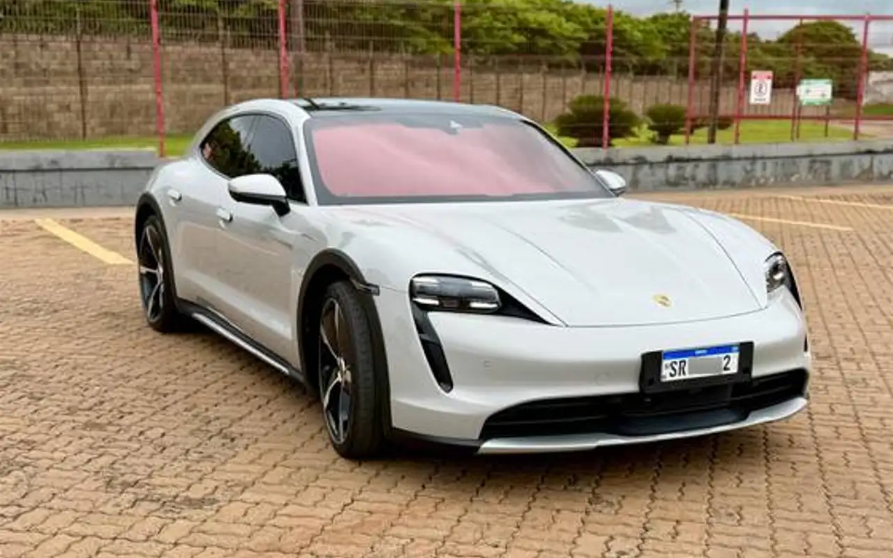 PORSCHE TAYCAN 4S CROSS TURISMO ELÉTRICO — foto 1 de 5
