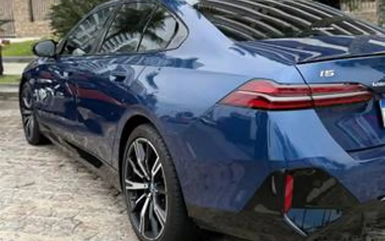 BMW i5 ELÉTRICO XDRIVE60 M SPORT — foto 1 de 8