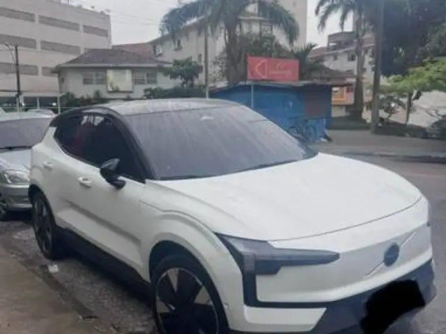 VOLVO EX30 69 KW ELÉTRICO ULTRA em Santos, SP
