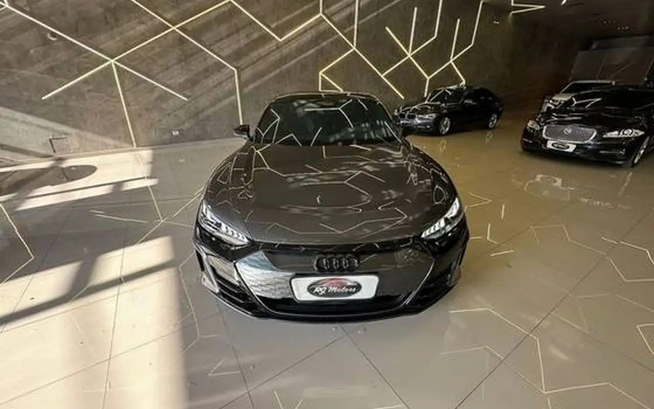 AUDI RS E-TRON GT ELÉTRICO QUATTRO — foto 1 de 15