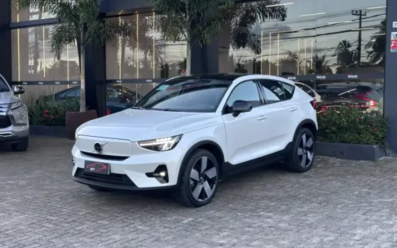 VOLVO C40 P8 RECHARGE TWIN ELECTRIC ULTIMATE AWD — foto 1 de 11