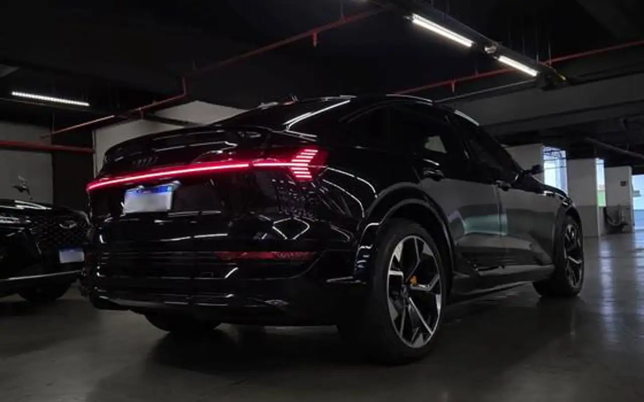AUDI E-TRON ELÉTRICO SPORTBACK S QUATTRO — foto 1 de 8