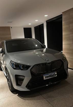 BMW iX2 64,8 KW ELÉTRICO XDRIVE30 M SPORT em Santana de Parnaíba, SP