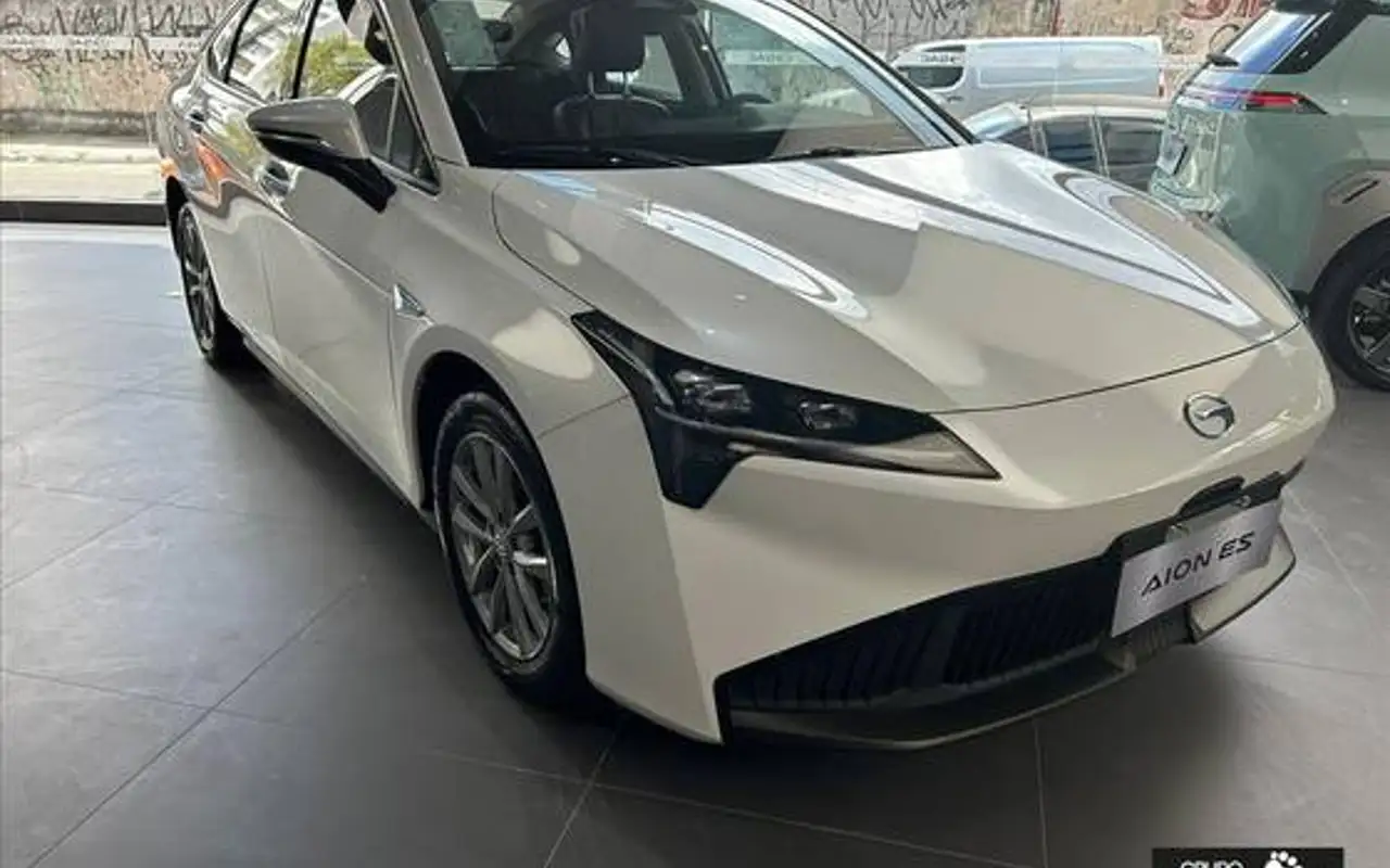 GAC AION ES 55,2 KW ELÉTRICO PLUS — foto 1 de 7