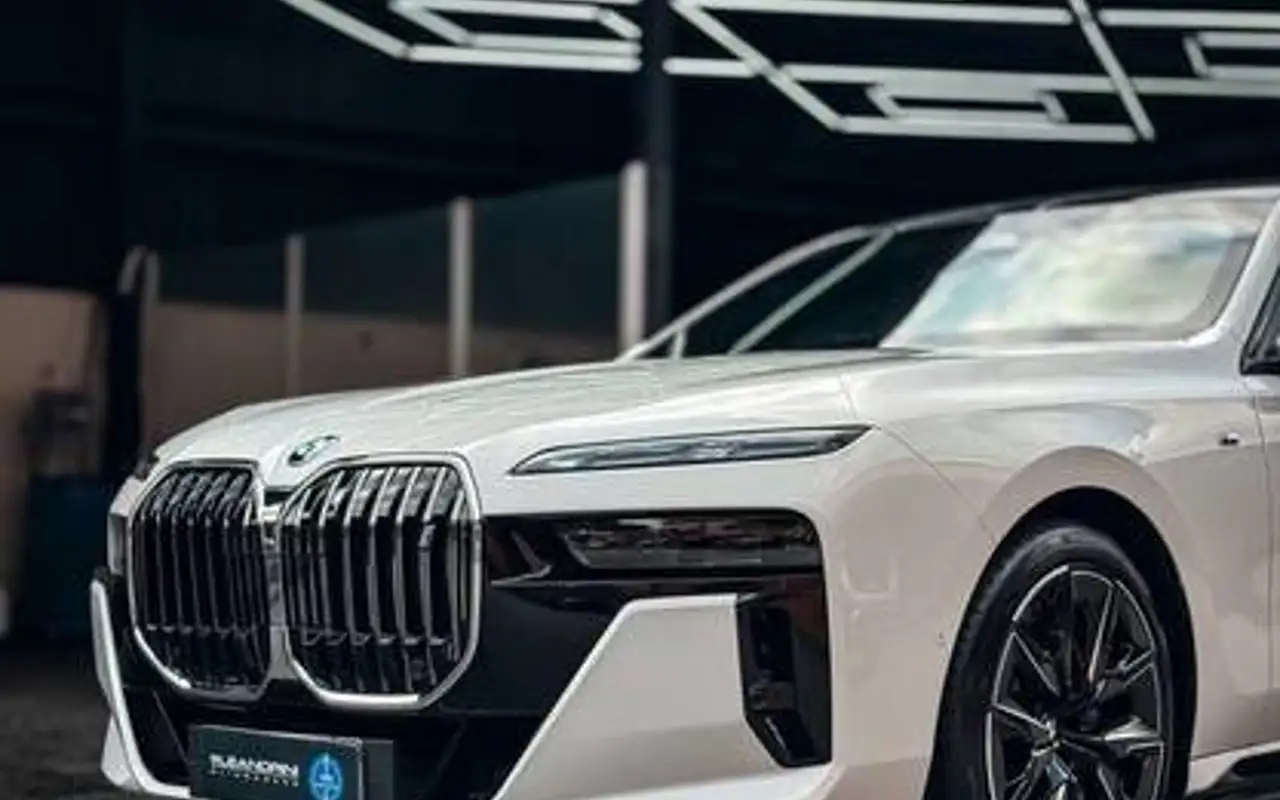 BMW i7 ELÉTRICO XDRIVE60 M SPORT — foto 1 de 8