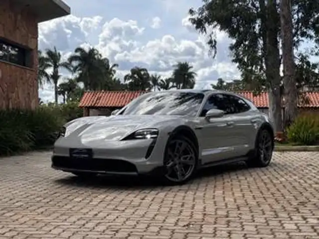 PORSCHE TAYCAN 4 CROSS TURISMO ELÉTRICO em Brasília, DF