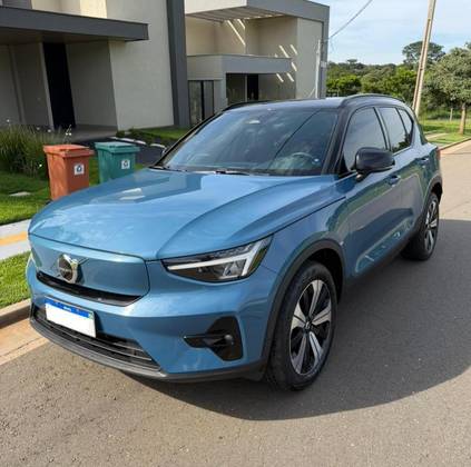 VOLVO XC40 P6 RECHARGE ELECTRIC PLUS em Senador Canedo, GO
