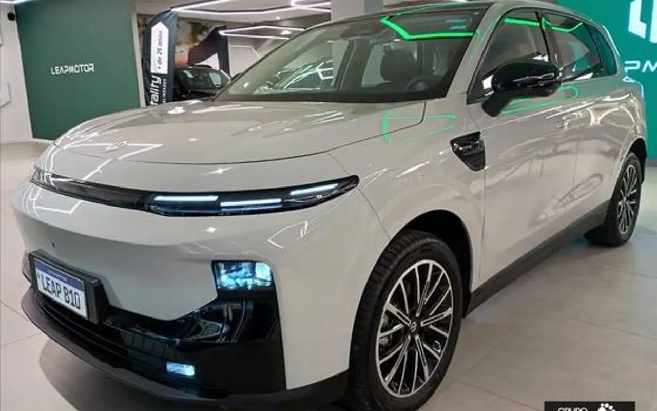 LEAPMOTOR B10 56,2 KW BEV — foto 1 de 20