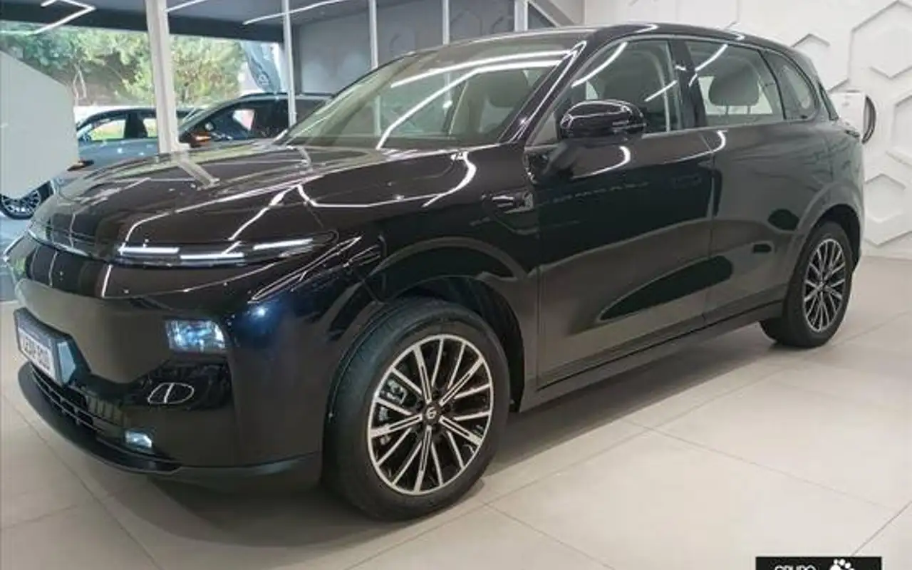 LEAPMOTOR B10 56,2 KW BEV — foto 1 de 20