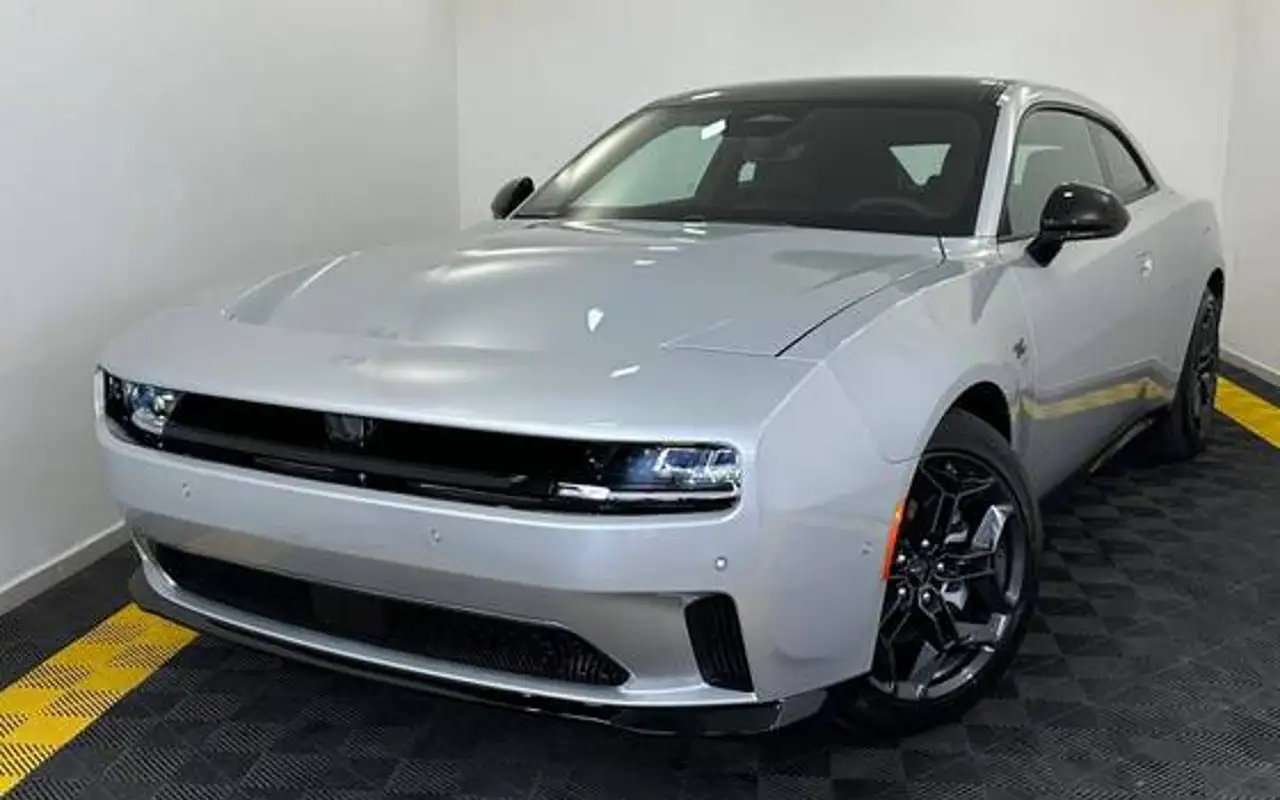 DODGE CHARGER 100,2 KW ELÉTRICO DAYTONA R/T AWD — foto 1 de 20