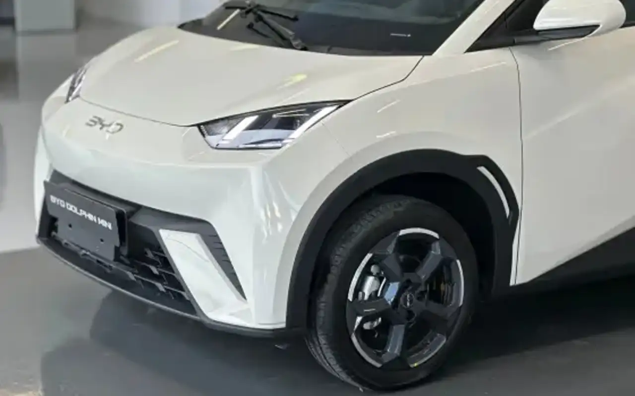 BYD DOLPHIN MINI 38 KW ELÉTRICO 5L — foto 1 de 18