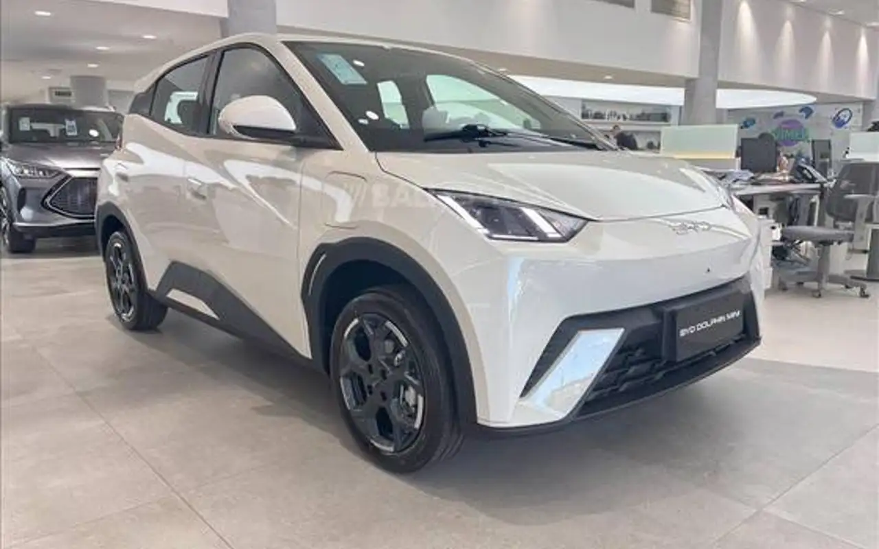 BYD DOLPHIN MINI 38 KW ELÉTRICO 5L — foto 1 de 16