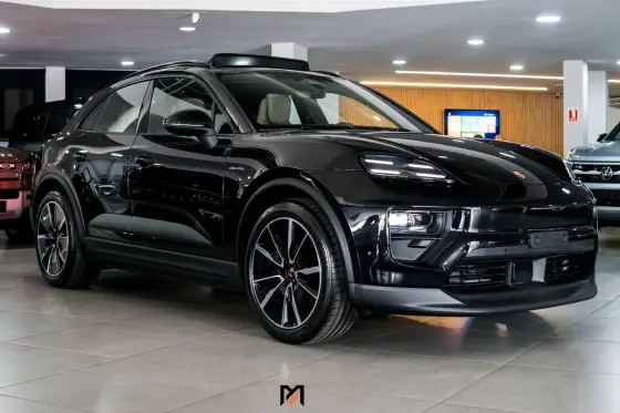 PORSCHE MACAN 4 ELÉTRICO em Goiânia, GO