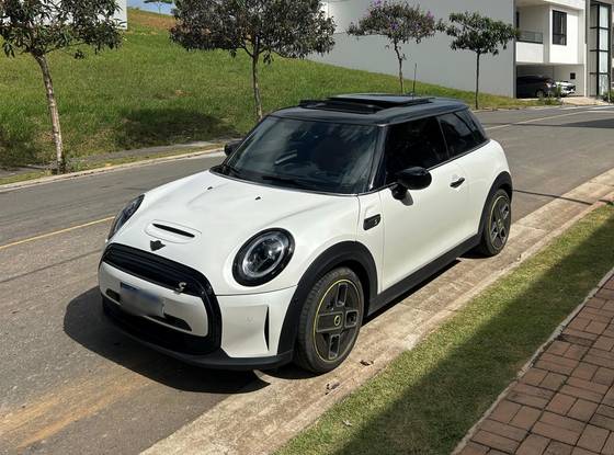 MINI COOPER SE TOP 2P ELÉTRICO em Juiz de Fora, MG