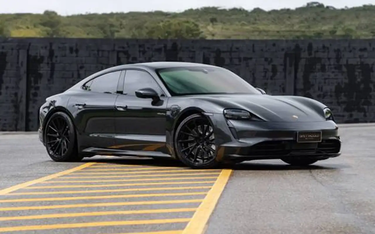 PORSCHE TAYCAN 4S ELÉTRICO — foto 1 de 20