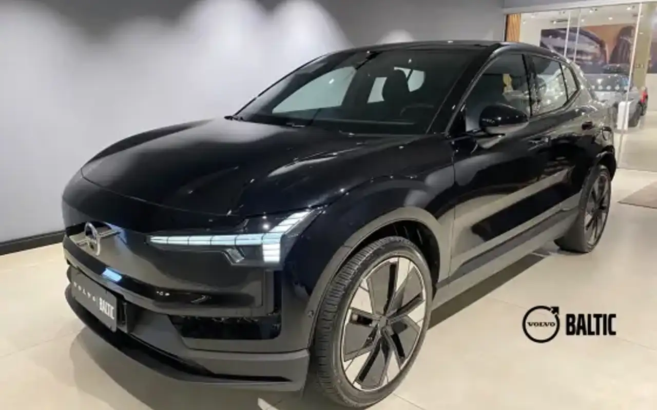 VOLVO EX30 69 KW ELÉTRICO ULTRA — foto 1 de 12
