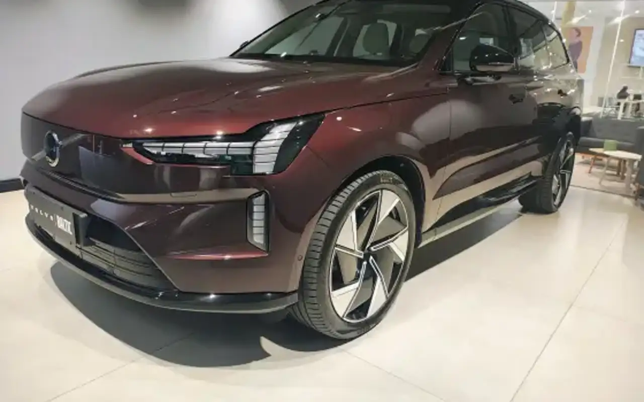 VOLVO EX90 P8 RECHARGE TWIN ELECTRIC PERFORMANCE ULTRA AWD — foto 1 de 15