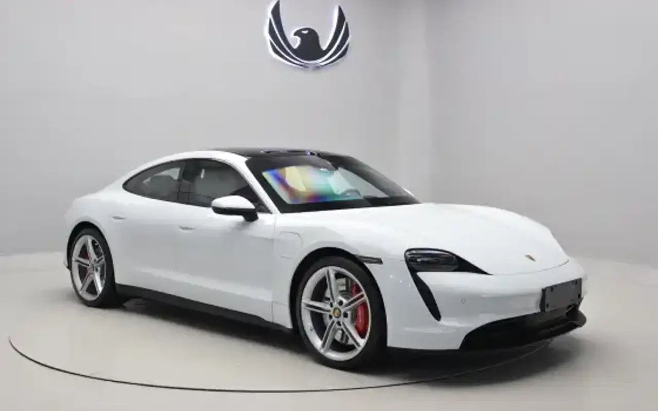 PORSCHE TAYCAN 4S ELÉTRICO — foto 1 de 20