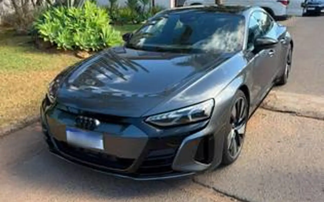 AUDI RS E-TRON GT ELÉTRICO QUATTRO — foto 1 de 13