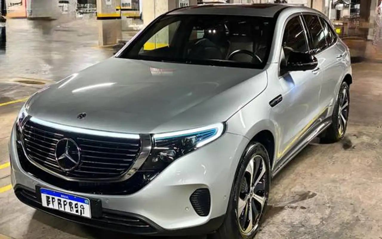 MERCEDES-BENZ EQC 400 4MATIC ELÉTRICO — foto 1 de 8