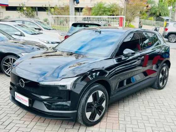 VOLVO EX30 69 KW ELÉTRICO CORE em Blumenau, SC