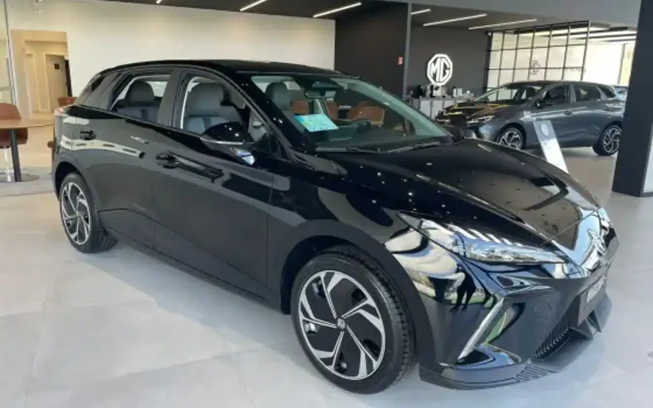 MG 4 64 KW ELÉTRICO LUXURY — foto 1 de 8