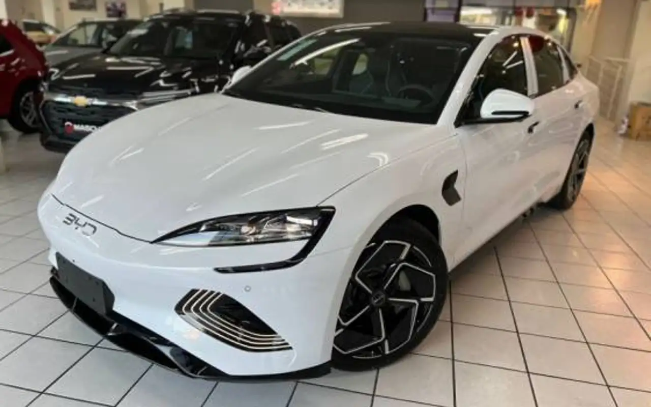 BYD SEAL 82,5 KW ELÉTRICO AWD — foto 1 de 16