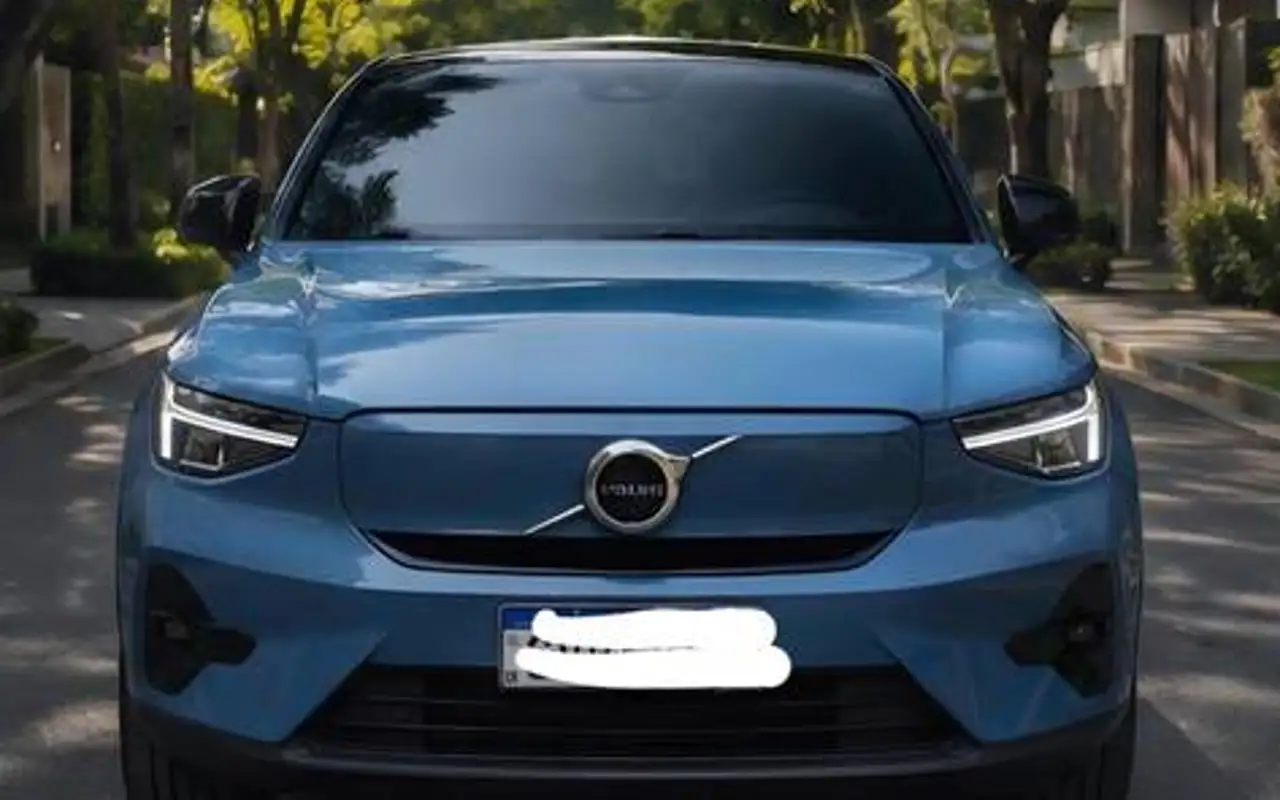 VOLVO C40 P8 RECHARGE TWIN ELECTRIC ULTIMATE AWD — foto 1 de 7