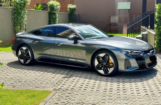 AUDI RS E-TRON GT ELÉTRICO QUATTRO em Blumenau, SC