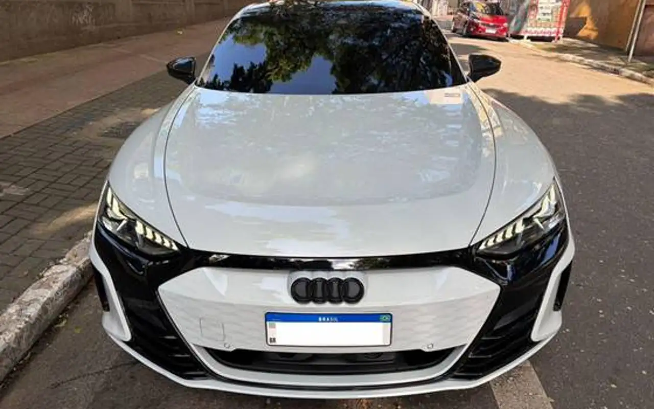 AUDI RS E-TRON GT ELÉTRICO QUATTRO — foto 1 de 8