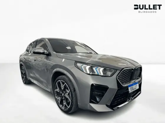 BMW iX2 64,8 KW ELÉTRICO XDRIVE30 M SPORT em São Paulo, SP