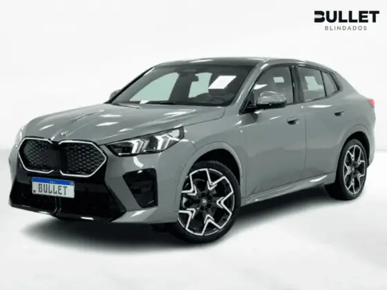 BMW iX2 64,8 KW ELÉTRICO XDRIVE30 M SPORT em São Paulo, SP
