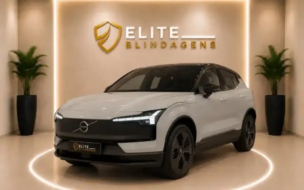 VOLVO EX30 69 KW ELÉTRICO CROSS COUNTRY — foto 1 de 9