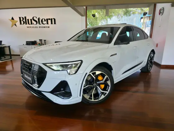 AUDI E-TRON ELÉTRICO SPORTBACK S QUATTRO em Blumenau, SC