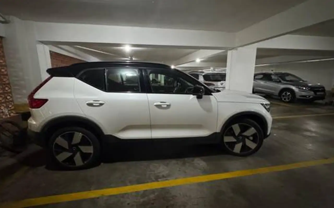 VOLVO XC40 P8 RECHARGE TWIN ELECTRIC ULTIMATE AWD — foto 1 de 8