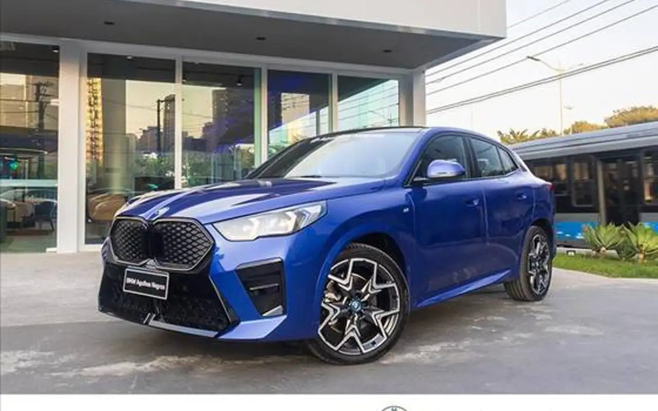 BMW iX2 64,8 KW ELÉTRICO XDRIVE30 M SPORT — foto 1 de 14