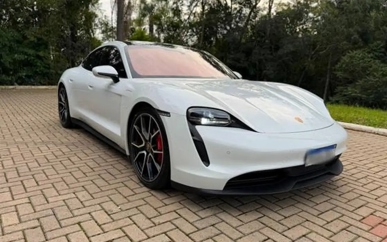 PORSCHE TAYCAN 4S ELÉTRICO — foto 1 de 8