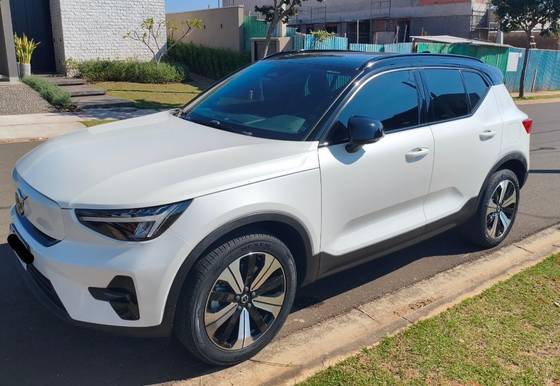 VOLVO XC40 P6 RECHARGE ELECTRIC PLUS em Bauru, SP
